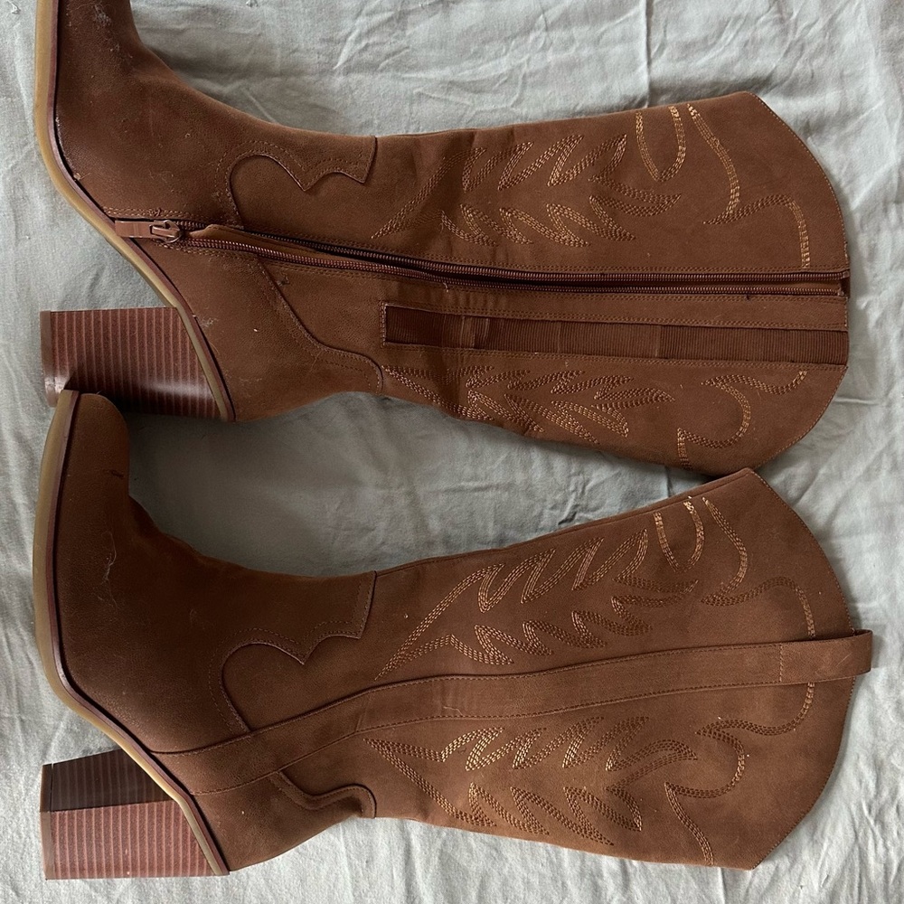Chic Brown Heeled Boots for Effortless Elegance
